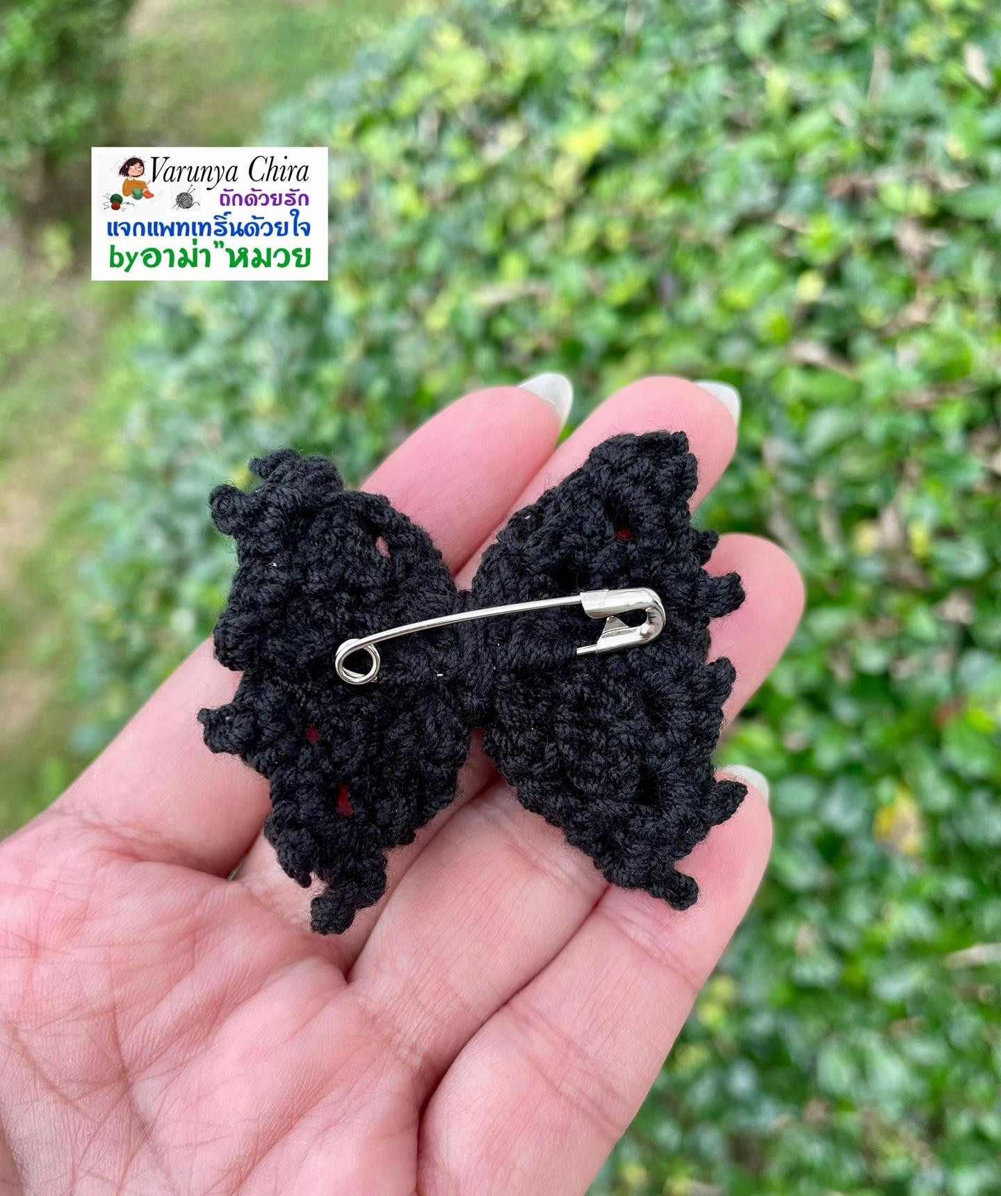 Hướng dẫn móc len nơ màu đen chi tiết từng bước