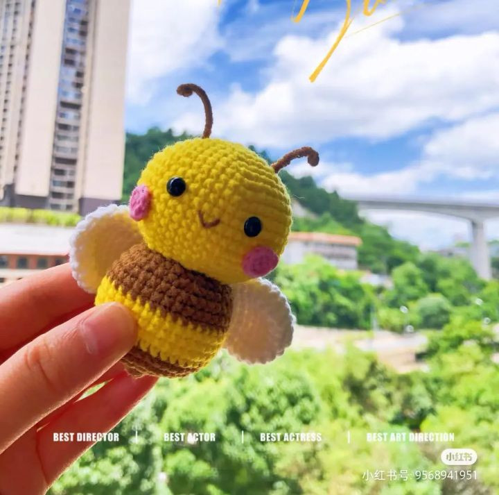 Hướng dẫn móc len ong mật dễ thương màu vàng nâu