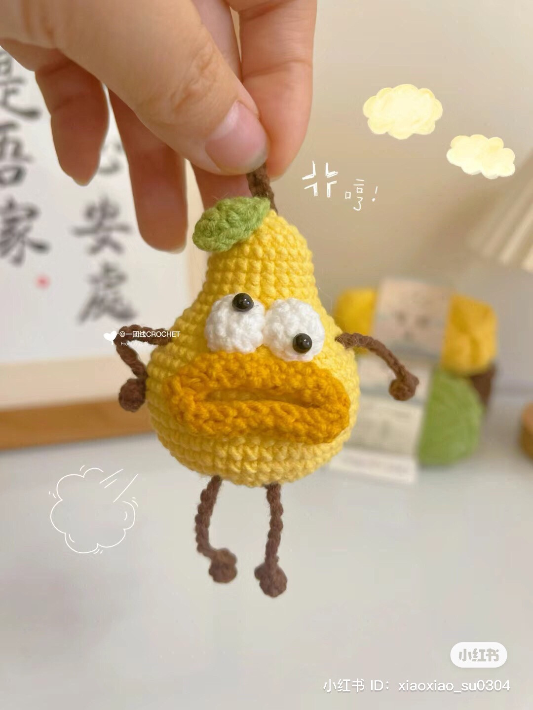 Hướng dẫn móc len quả lê vàng mặt buồn bi thương