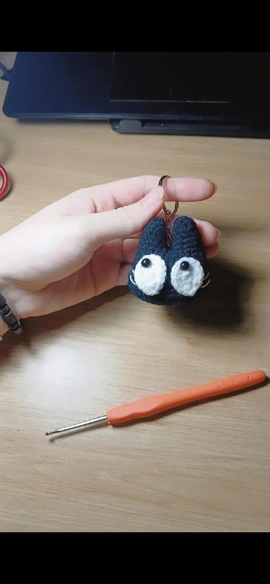 Hướng dẫn móc len tai mèo đen trắng dễ thương