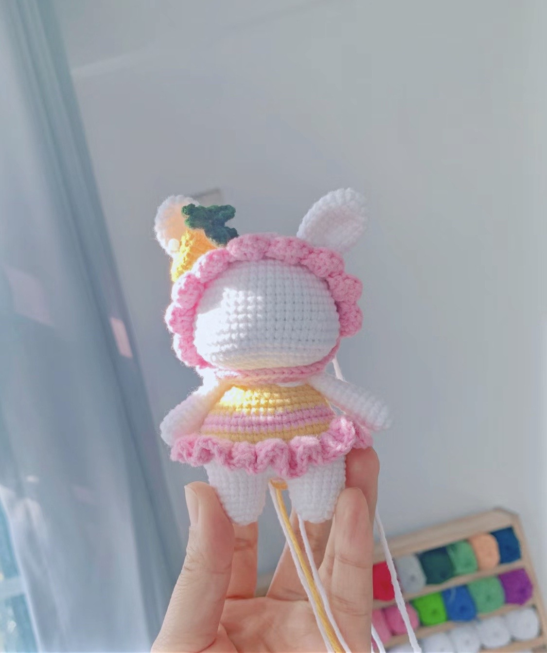 Hướng dẫn móc len thỏ amigurumi mặc váy vàng