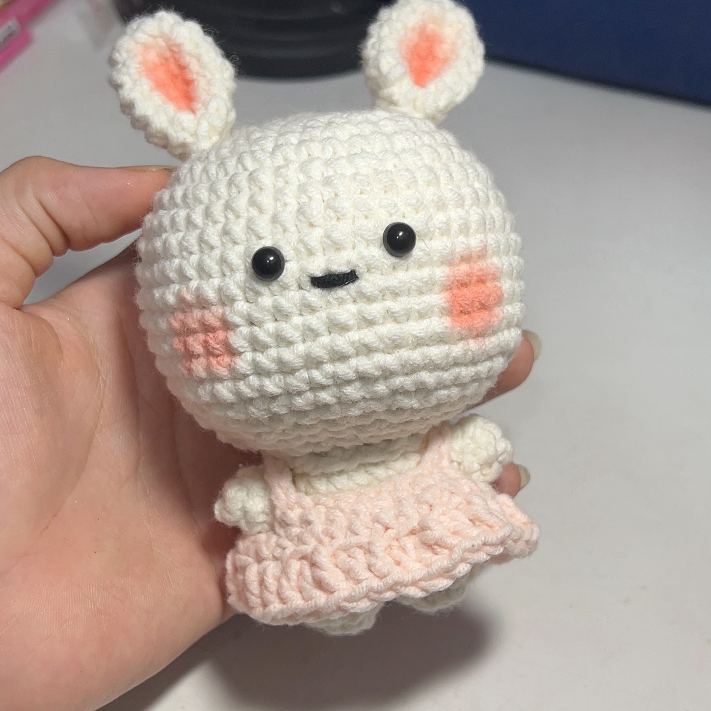 Hướng dẫn móc len thỏ mặc váy trắng hồng dễ thương