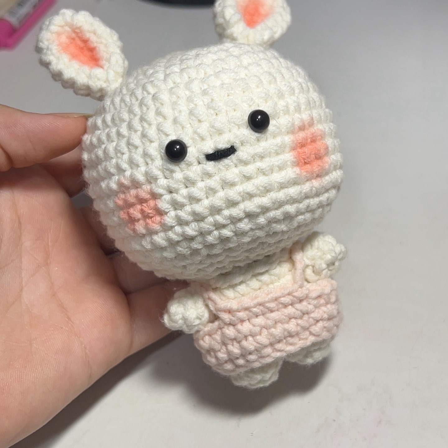 Hướng dẫn móc len thỏ mặc váy trắng hồng dễ thương