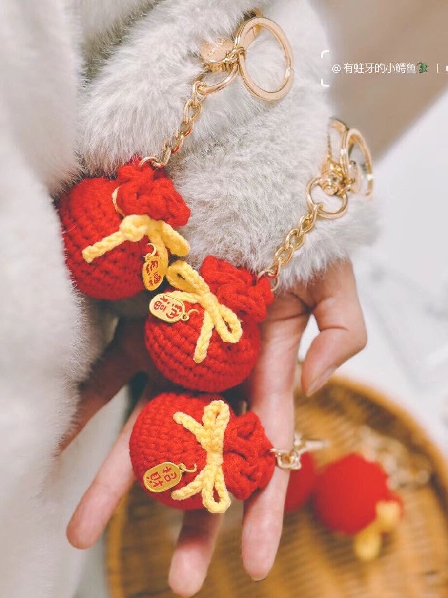 Hướng dẫn móc len túi may mắn đỏ vàng