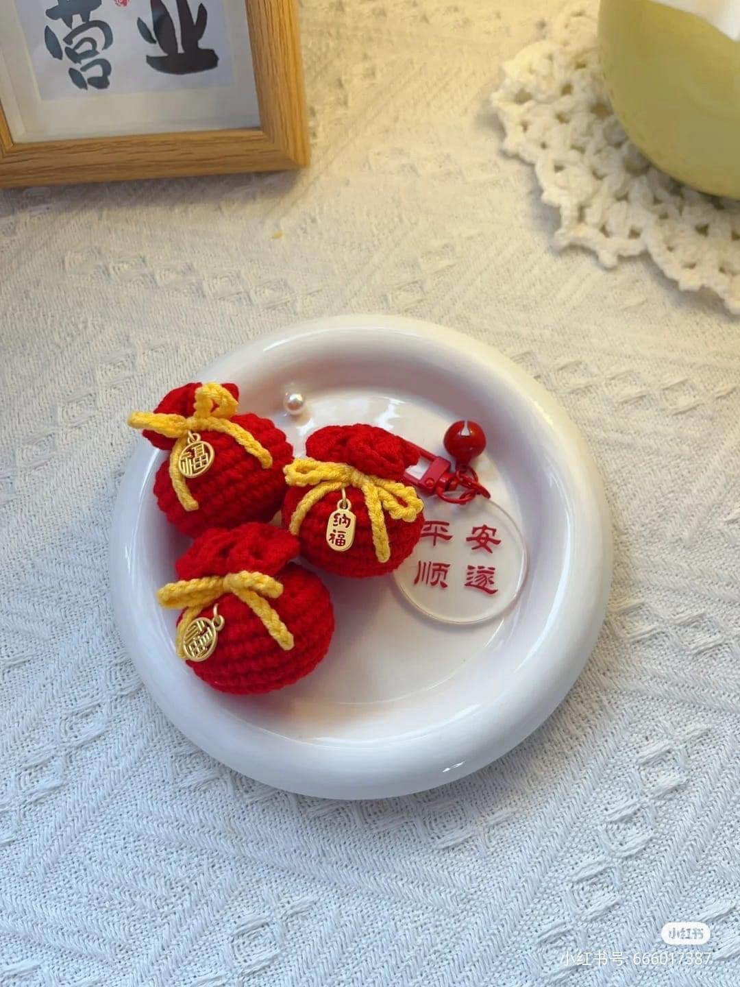 Hướng dẫn móc len Túi tiền Tết màu đỏ vàng may mắn