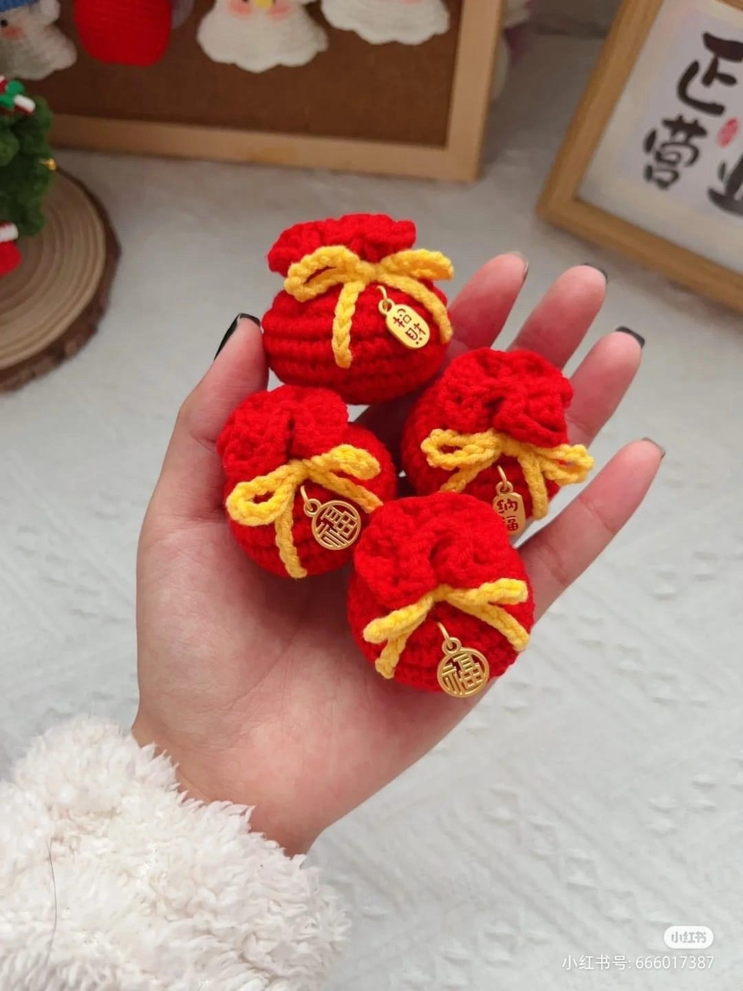 Hướng dẫn móc len Túi tiền Tết màu đỏ vàng may mắn