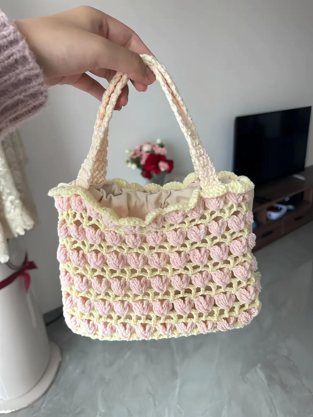 Hướng dẫn móc len túi tote hoa tulip hồng vàng kèm chart mẫu chi tiết