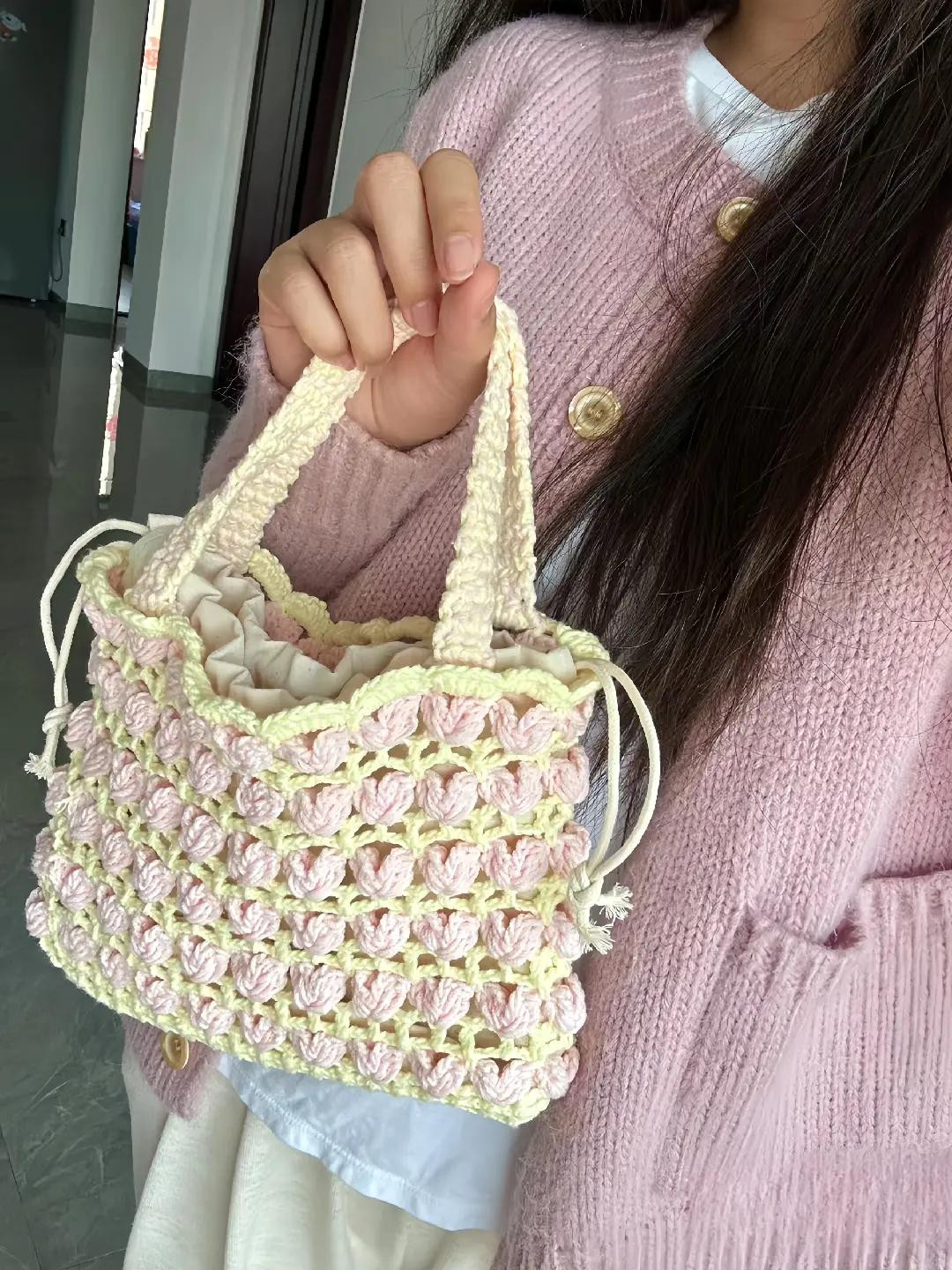 Hướng dẫn móc len túi tote hoa tulip hồng vàng kèm chart mẫu chi tiết