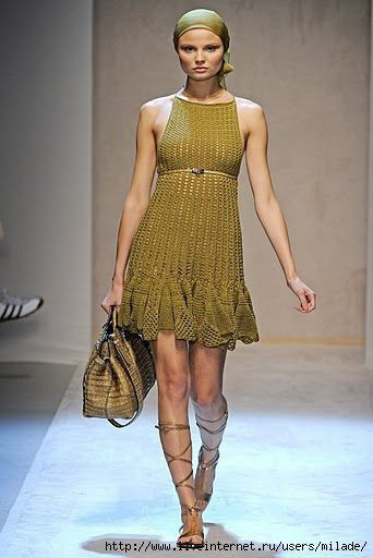 Hướng dẫn móc len váy Salvatore Ferragamo màu vàng