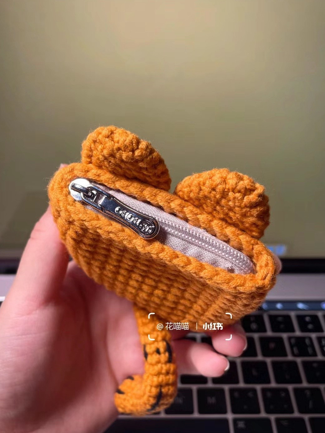 Hướng dẫn móc len ví Garfield màu cam dễ thương