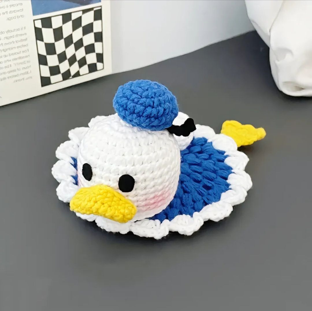 Hướng dẫn móc len vịt Donald và Daisy nằm