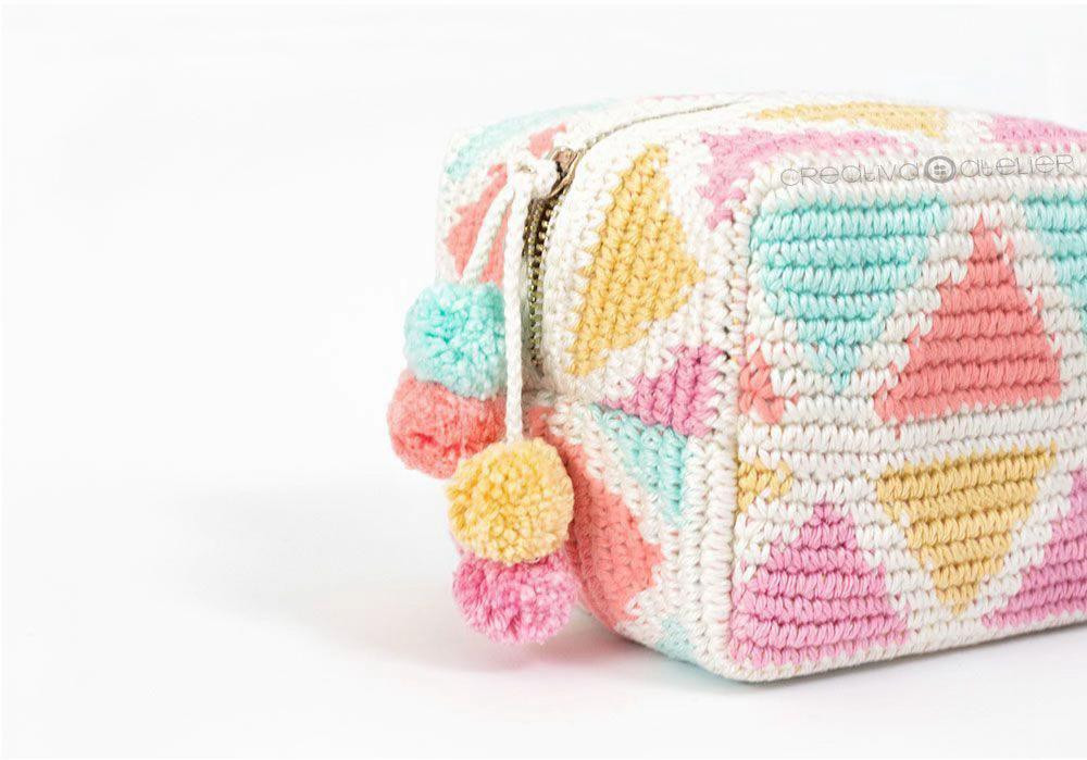 Hướng dẫn móc túi hình hộp màu kẹo ngọt với họa tiết tam giác và tua rua