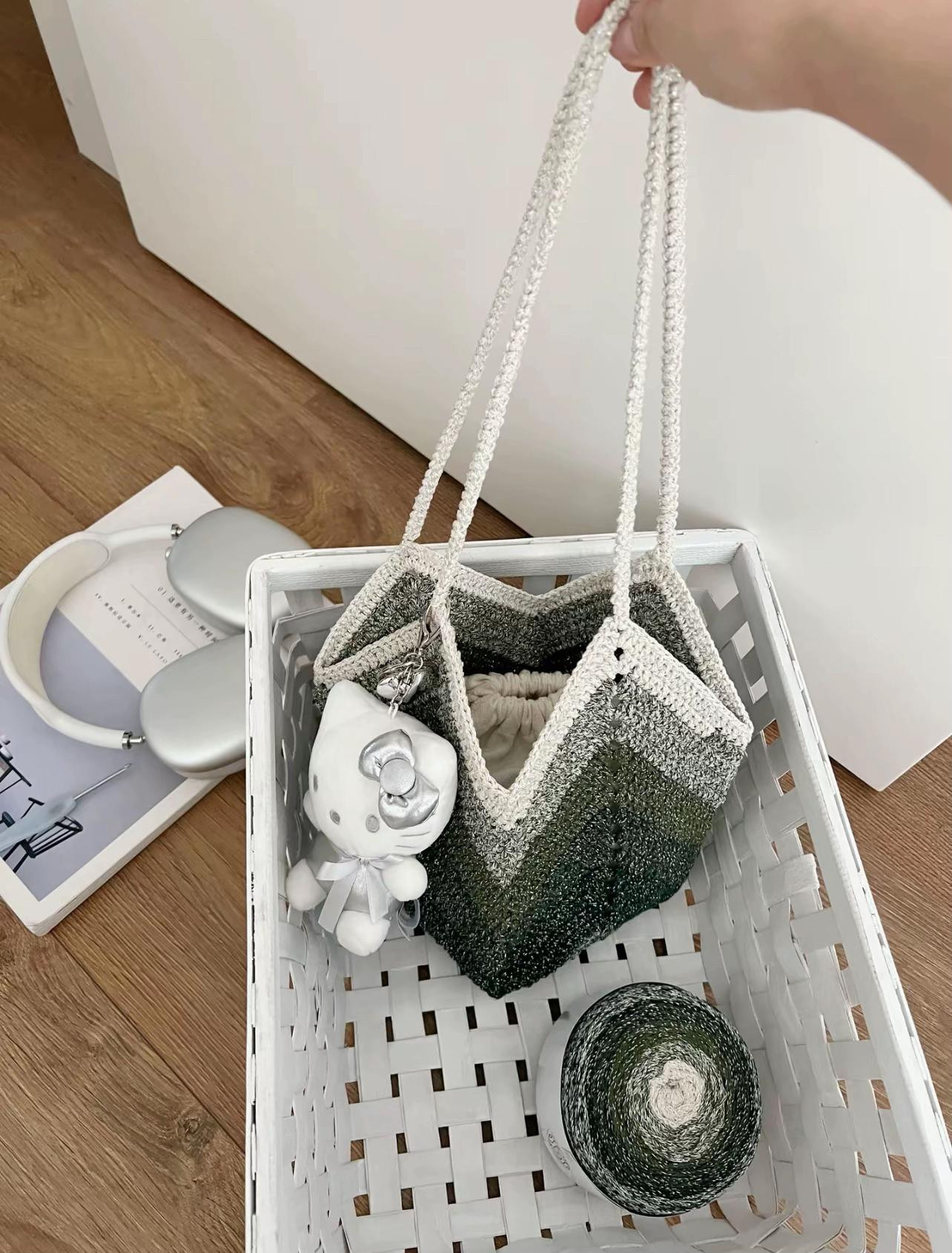 Hướng dẫn móc túi len màu xanh gradient kèm chart chi tiết