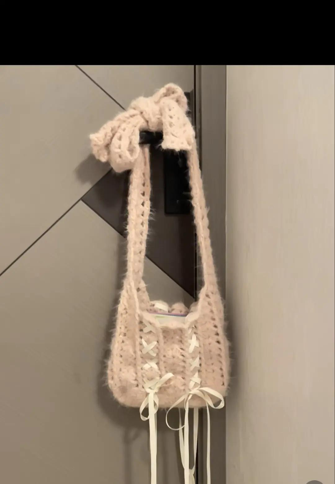 Hướng dẫn móc túi xách nơ bướm màu kem