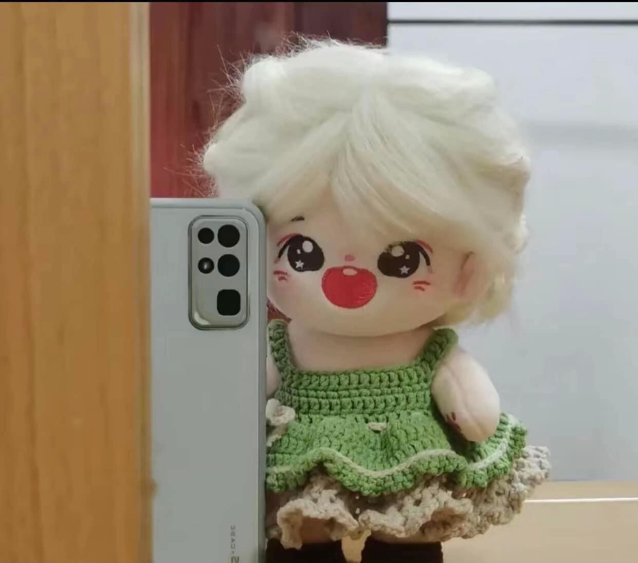 Hướng dẫn móc váy búp bê màu xanh lá và đỏ