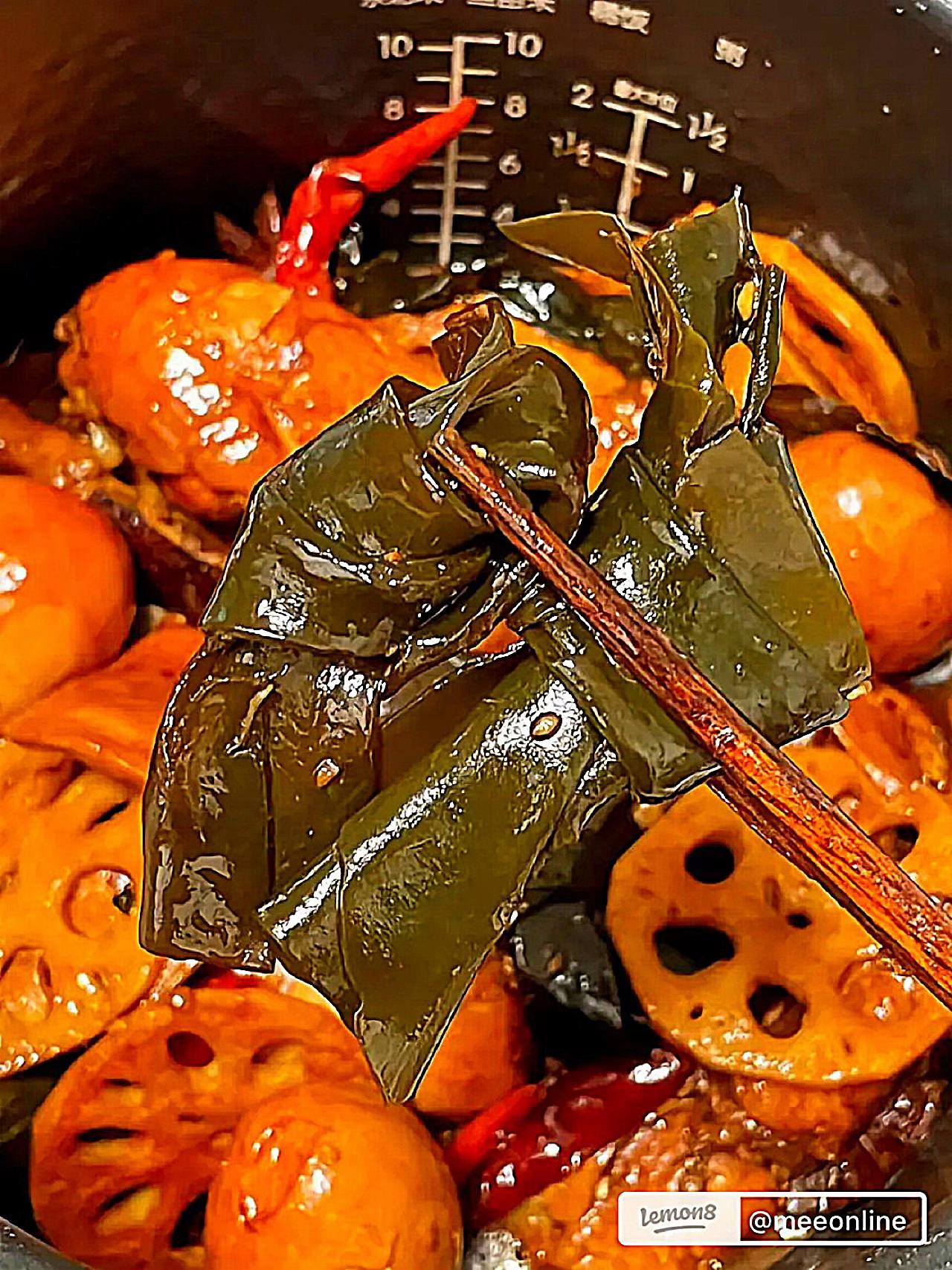 Hướng dẫn nấu Gà hầm rau củ, cùi sen và tào phớ trong nồi cơm điện