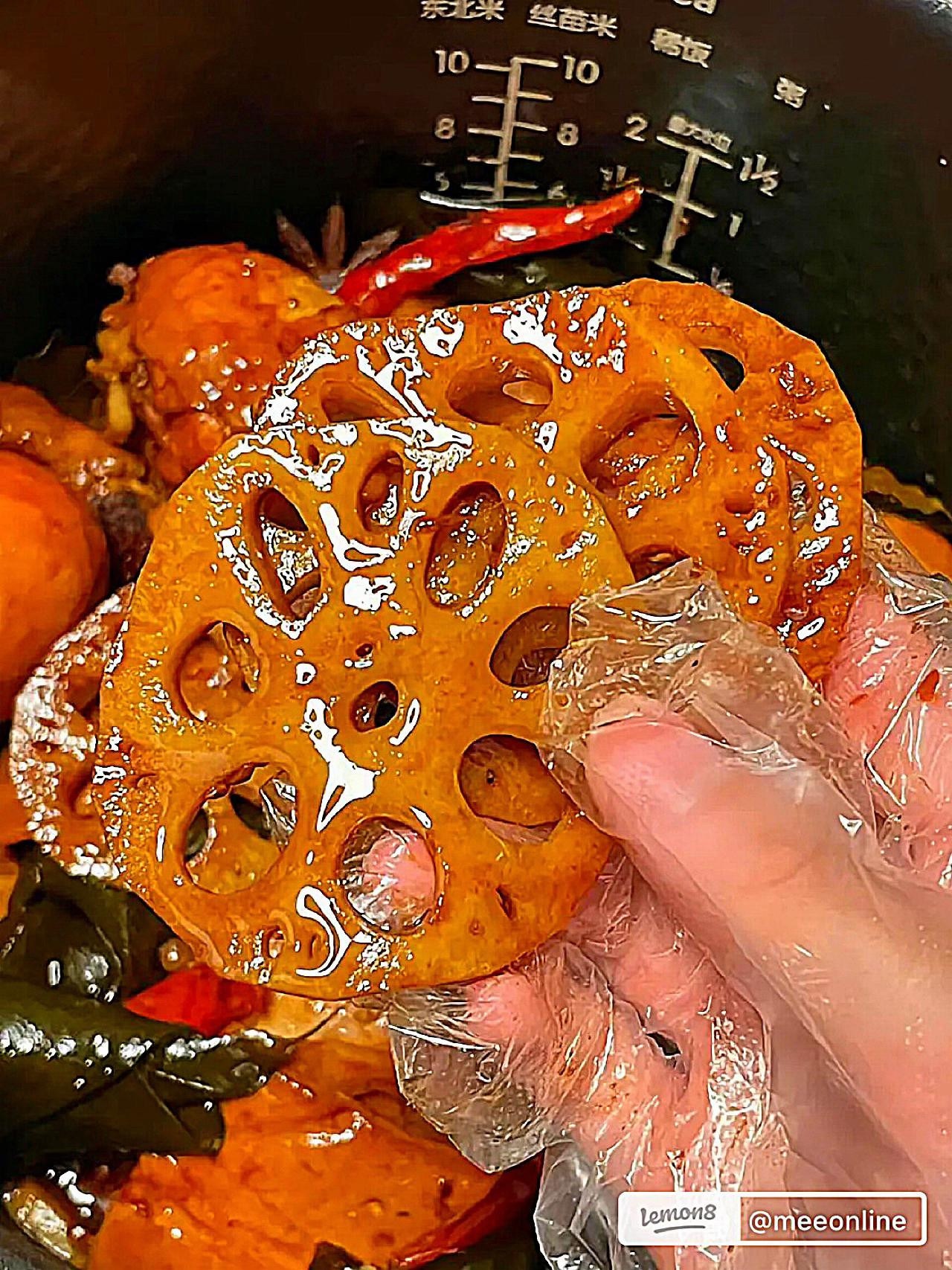 Hướng dẫn nấu Gà hầm rau củ, cùi sen và tào phớ trong nồi cơm điện