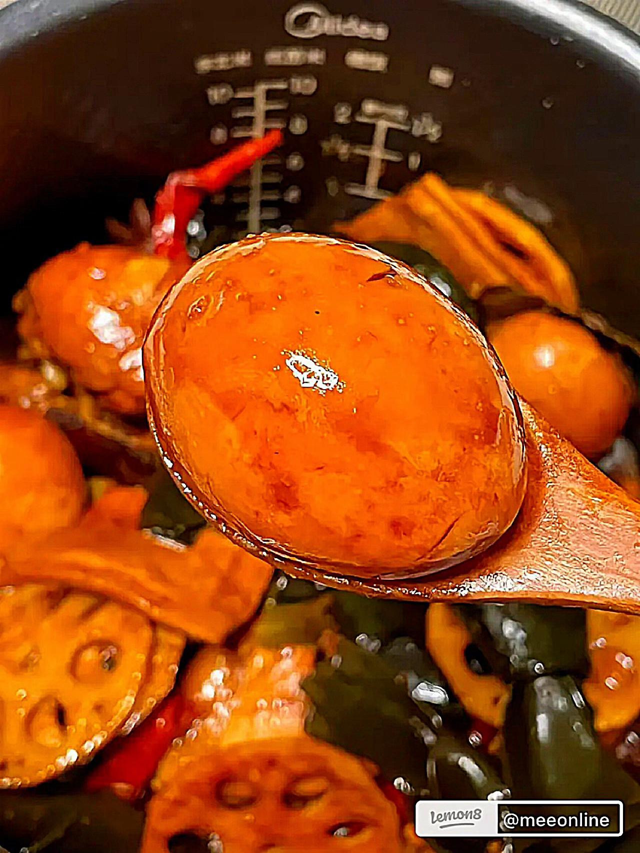 Hướng dẫn nấu Gà hầm rau củ, cùi sen và tào phớ trong nồi cơm điện