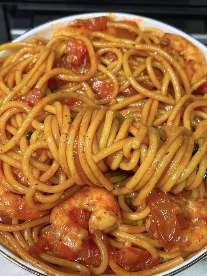 Hướng dẫn nấu mì tôm cà chua sốt cay đơn giản, ngon miệng tại nhà