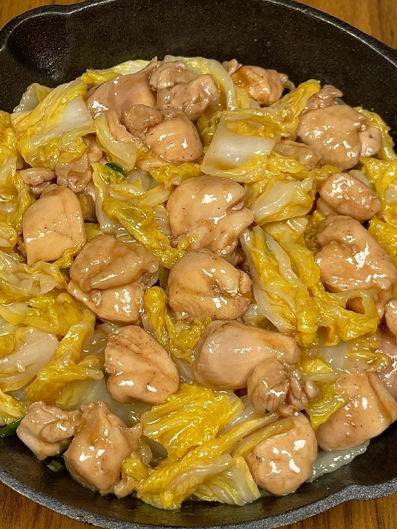 Hướng dẫn nấu món thịt gà xào bắp cải ngon tuyệt, ăn kèm cơm trắng