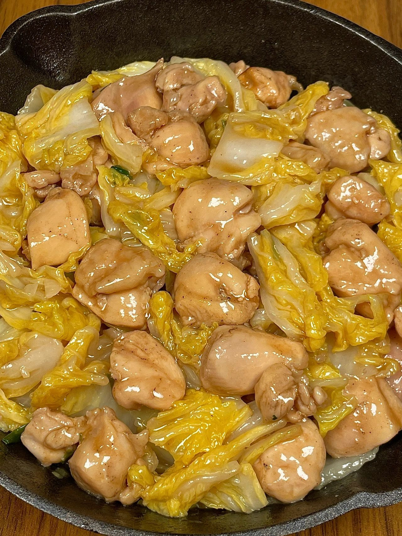 Hướng dẫn nấu món thịt gà xào bắp cải ngon tuyệt, ăn kèm cơm trắng