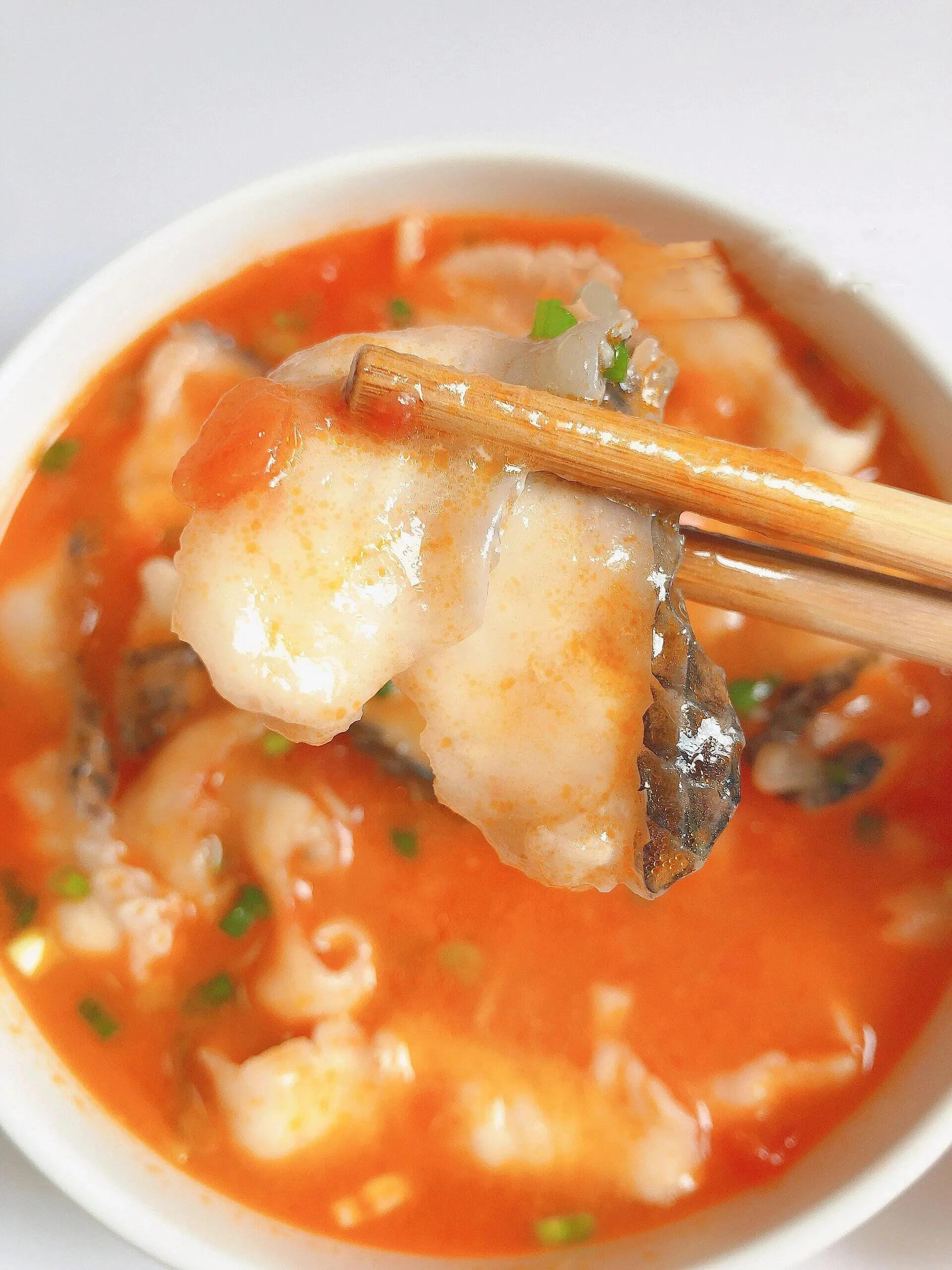 Hướng dẫn nấu Soup cá phi lê cà chua nấm kim châm