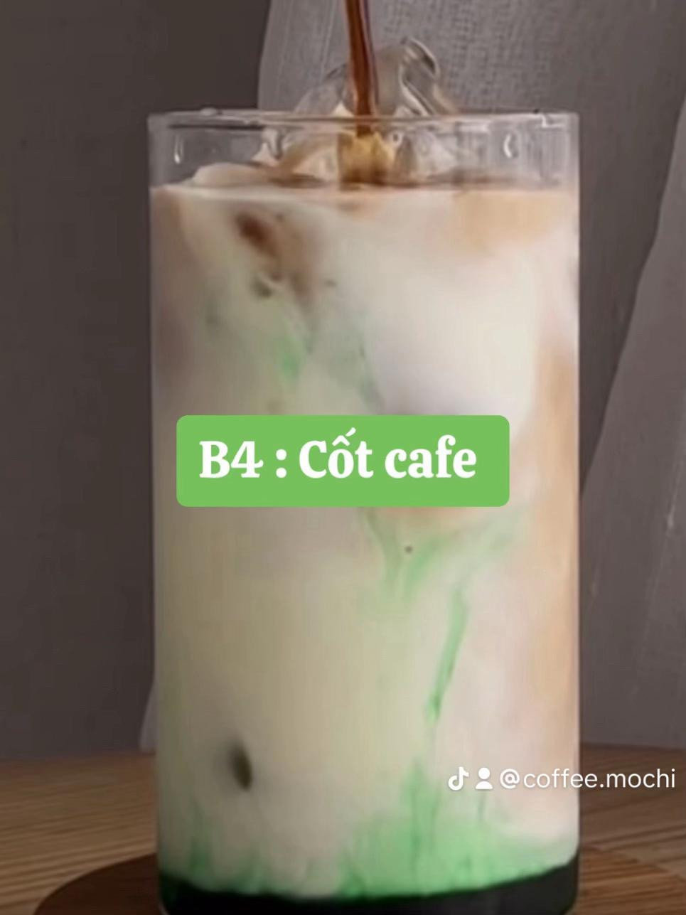 Hướng dẫn pha chế Cà phê Bạc hà: Đá full ly, siro bạc hà, sữa tươi và cốt cafe