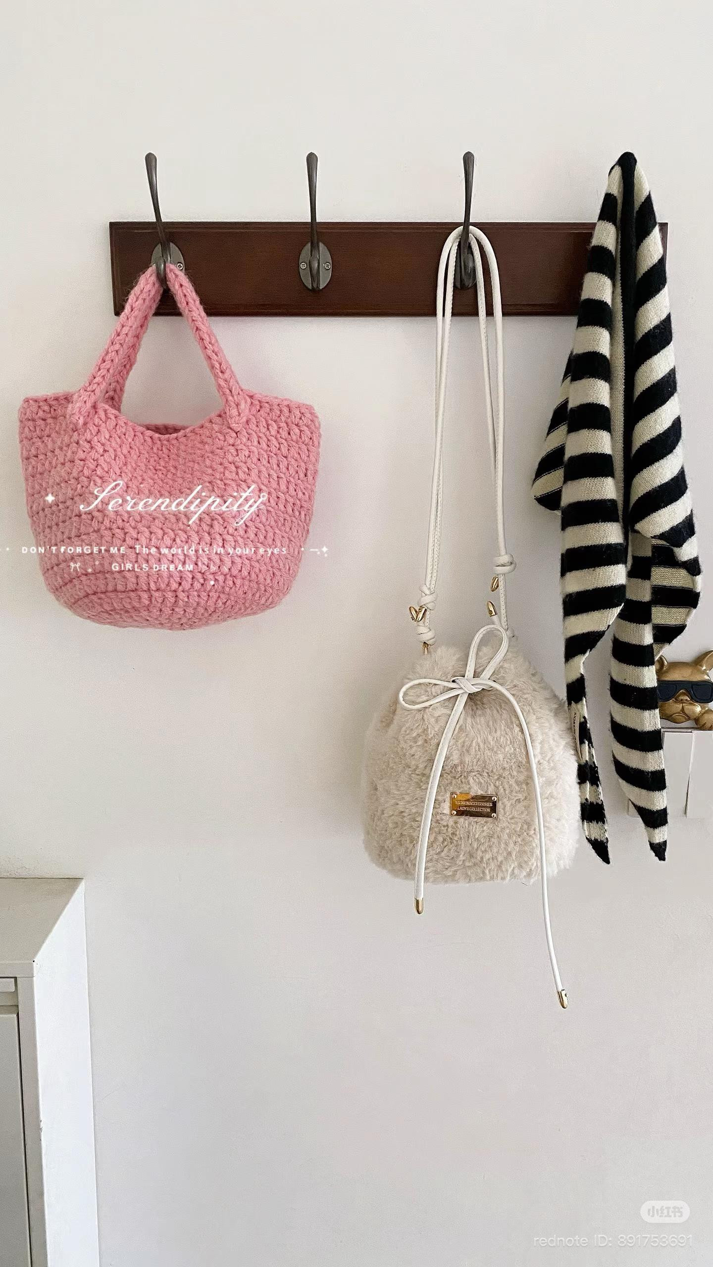 Ins Style Pink Crochet Tote Bag with Grey Flower Charm Pattern