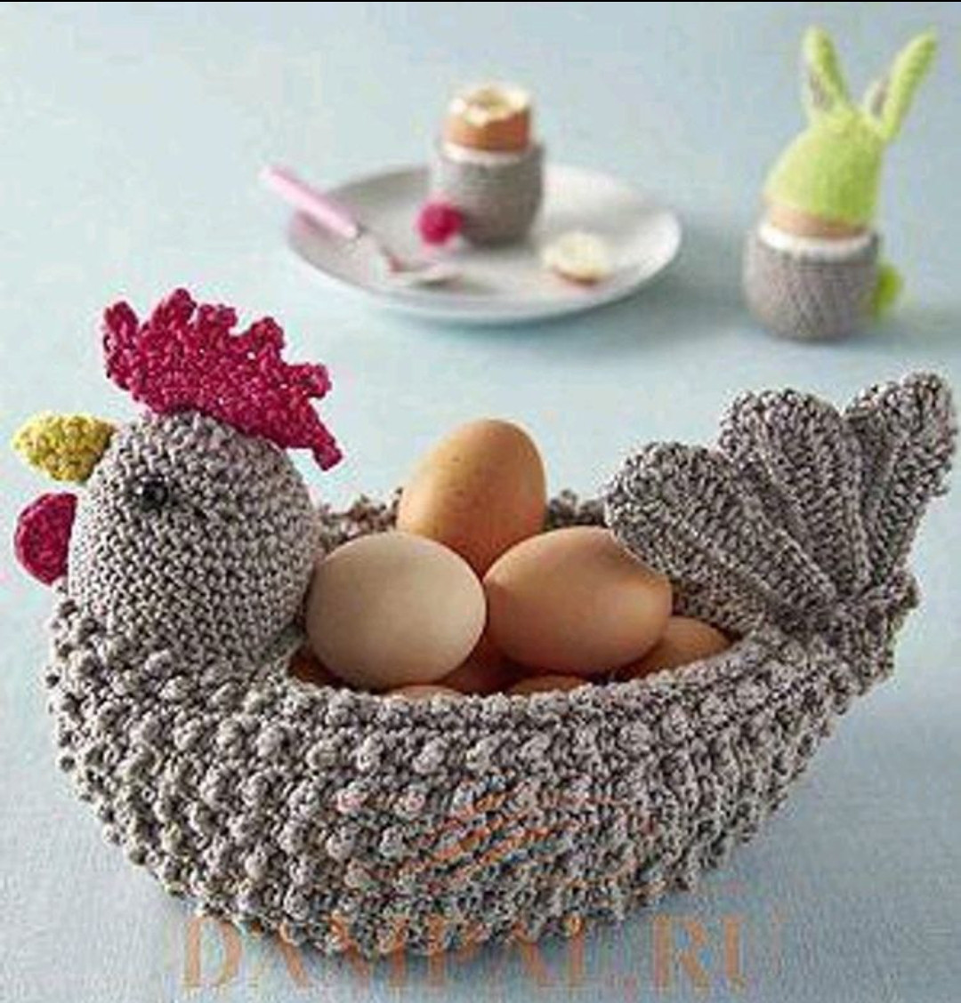 Инструкция по вязанию корзинки для пасхальных яиц в виде курочки