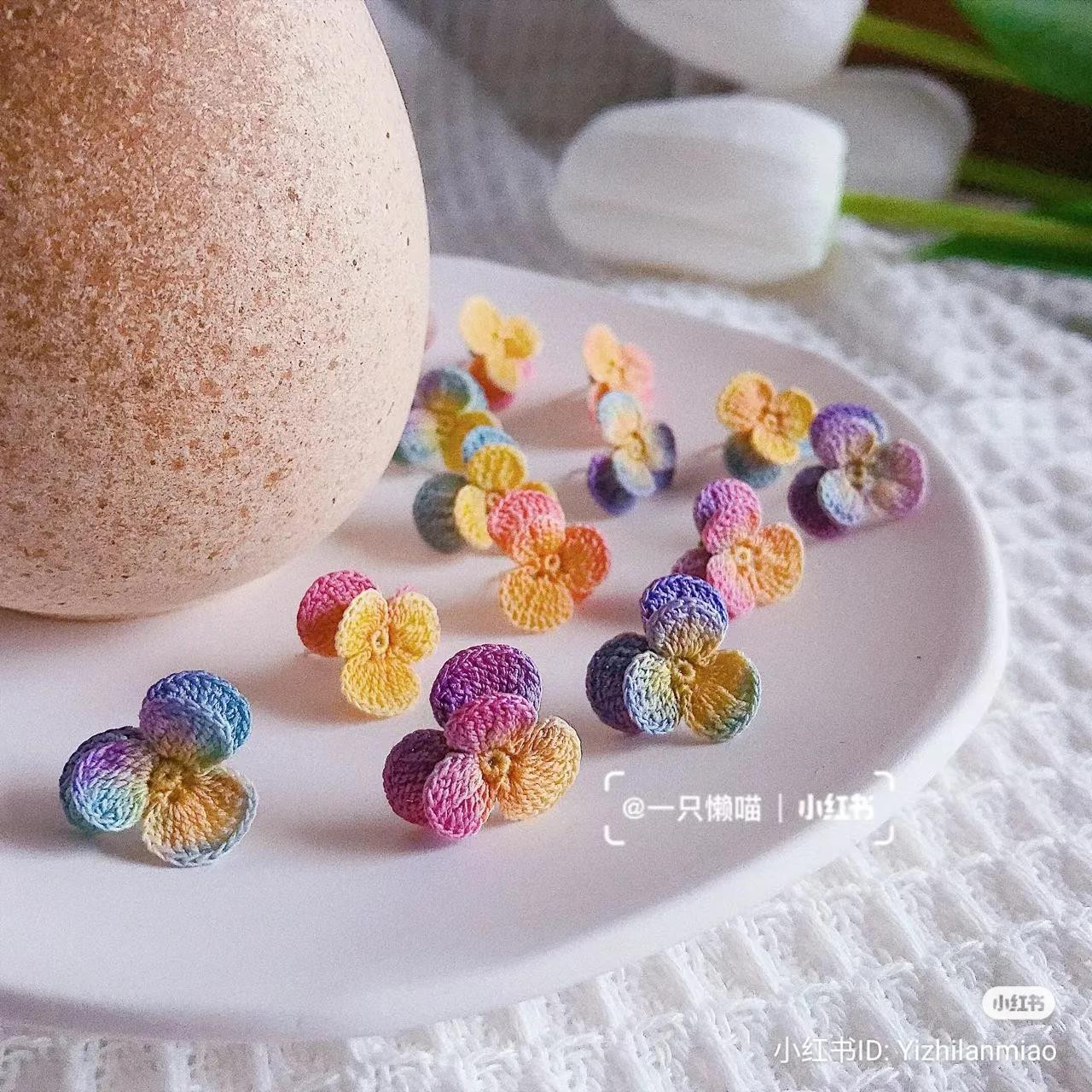 Integrated Three-Color Violet Crochet Pattern Chart