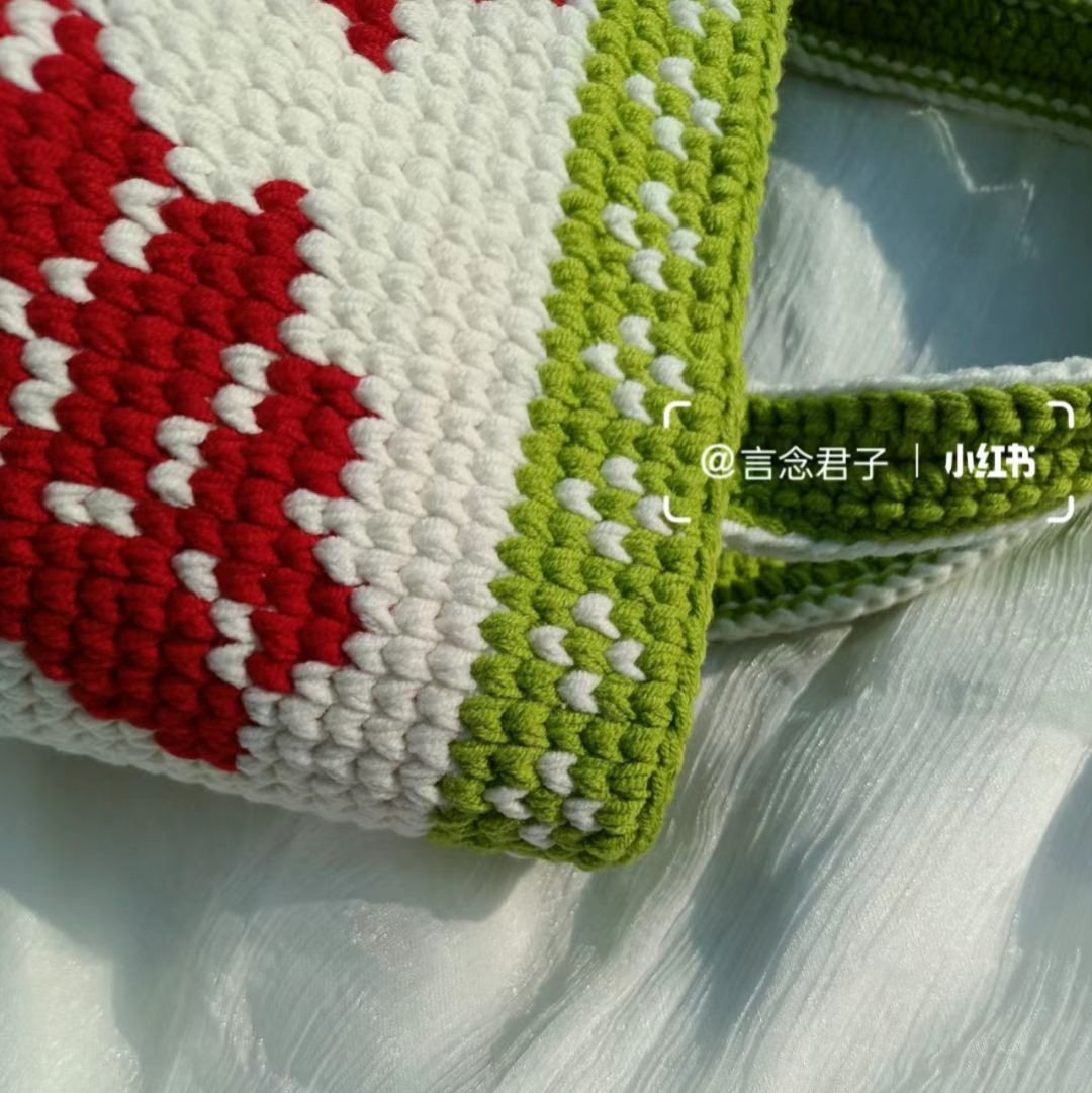 Japanese Crochet Chart for Red Tulip Tote Bag with Green Handles and White Background