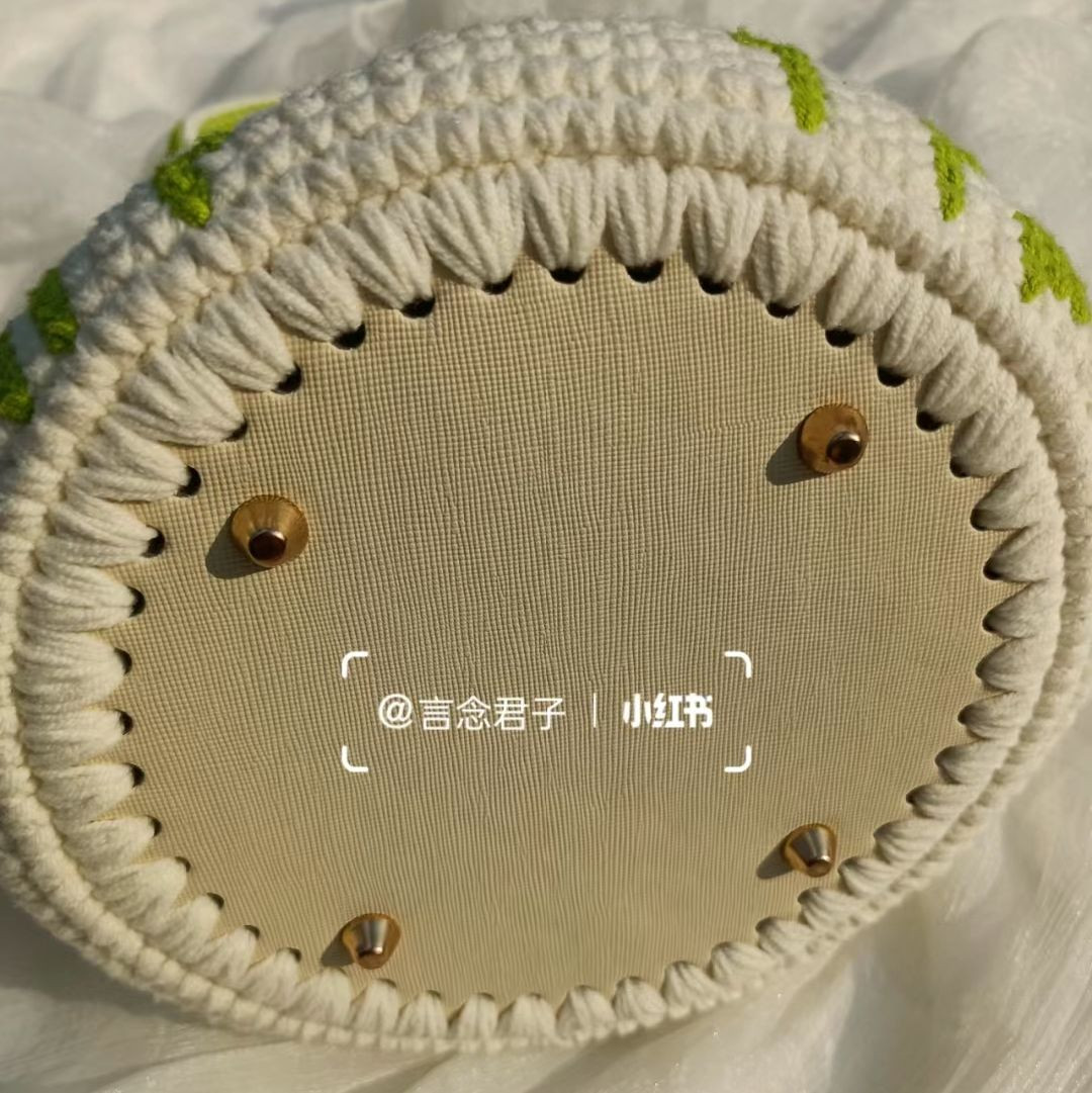 Japanese Crochet Chart for Red Tulip Tote Bag with Green Handles and White Background