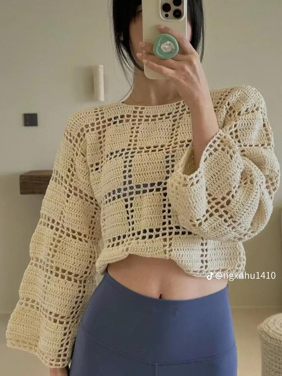 Japanese Crochet Patterns: Round Bag, Glasses Case and Top