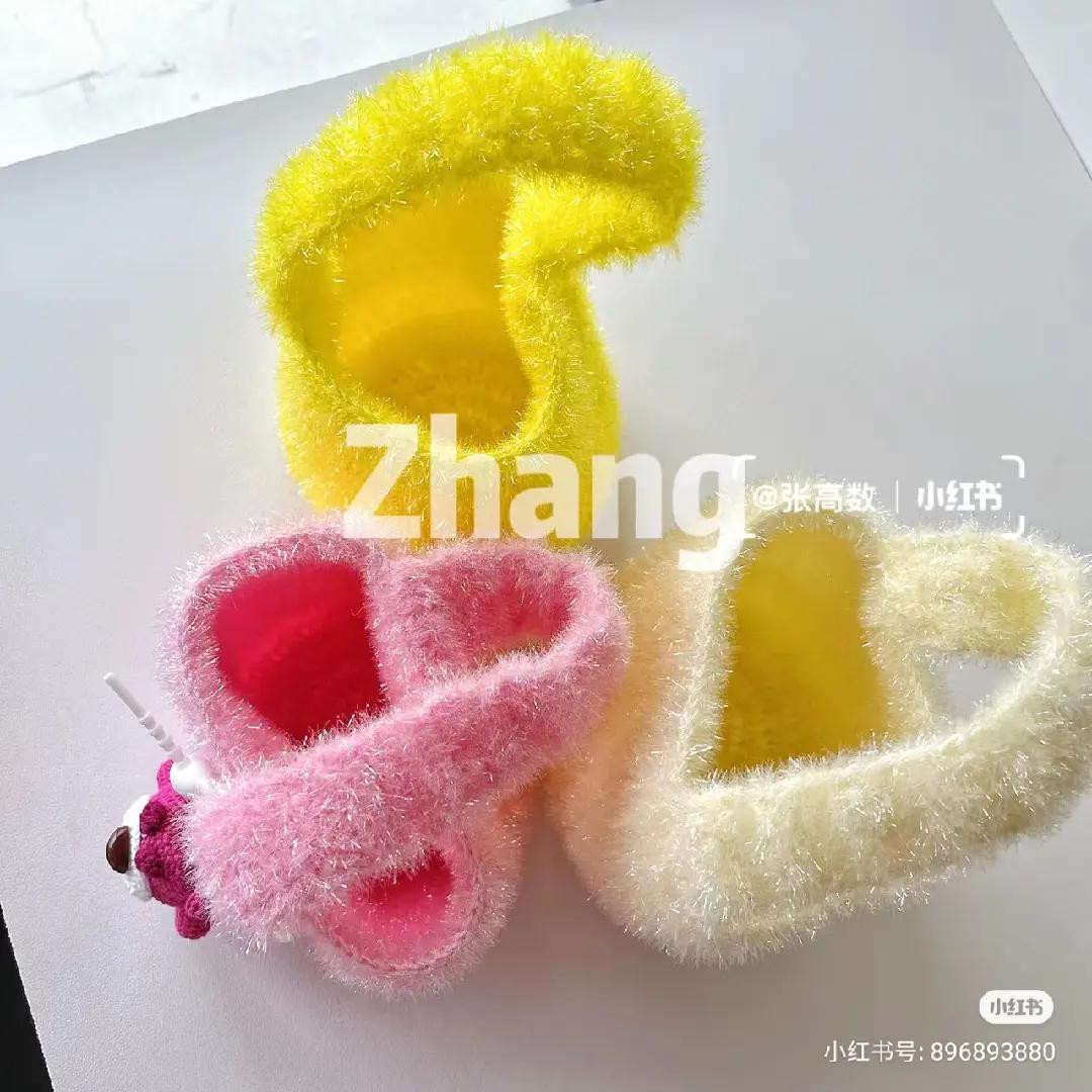 Japanese Crochet Patterns: Round Bag, Glasses Case and Top