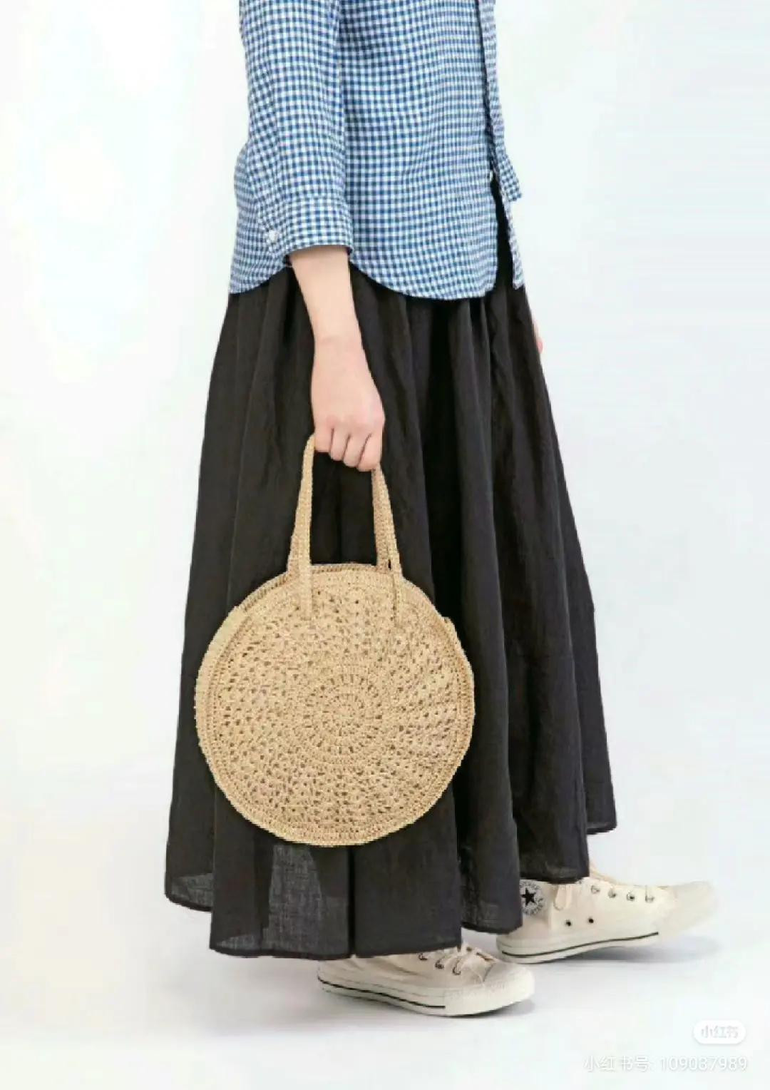 Japanese Crochet Patterns: Round Bag, Glasses Case and Top