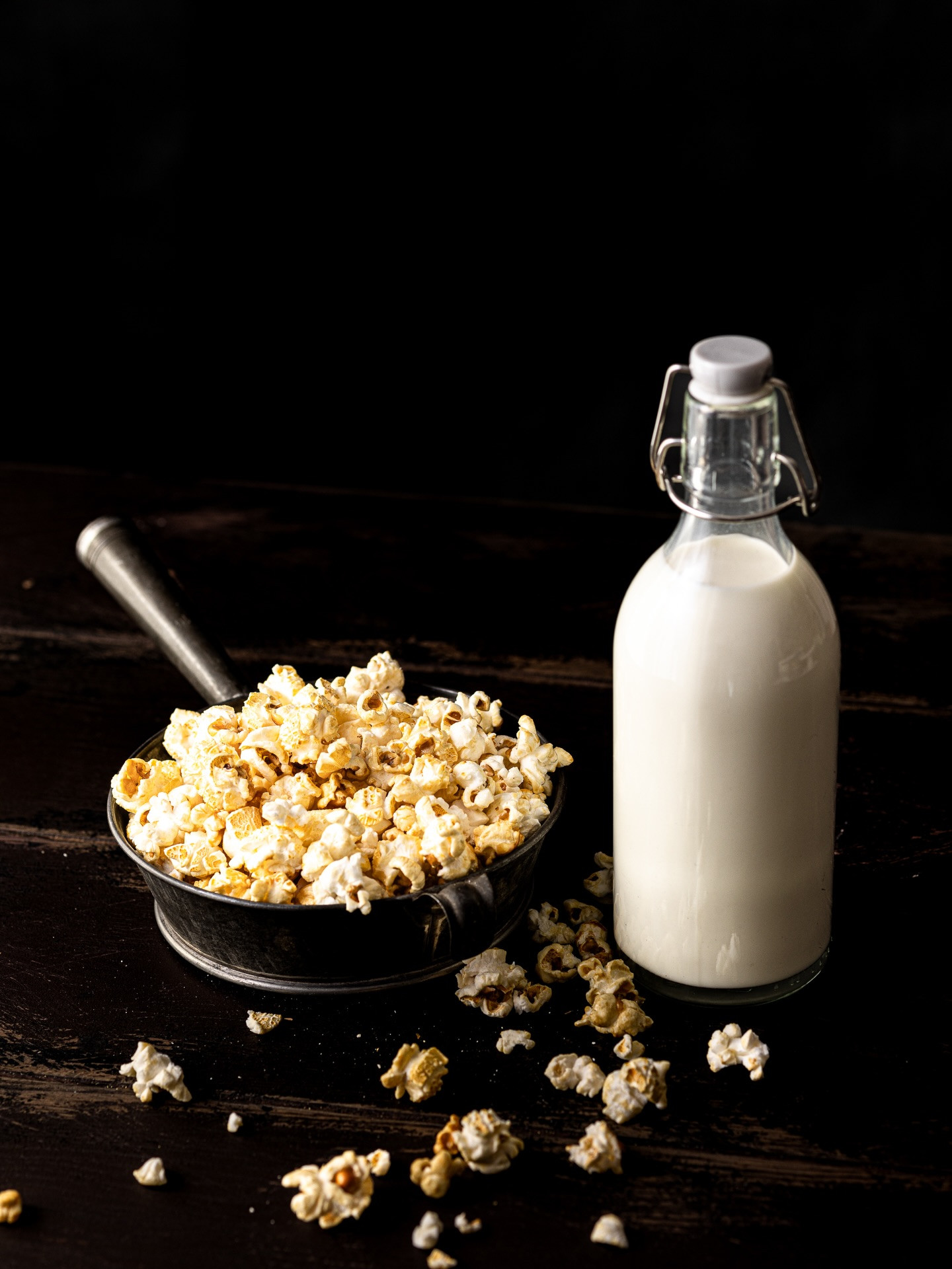 Karamell-Popcorn-Torte mit Schokoboden und Popcorn-Buttercreme