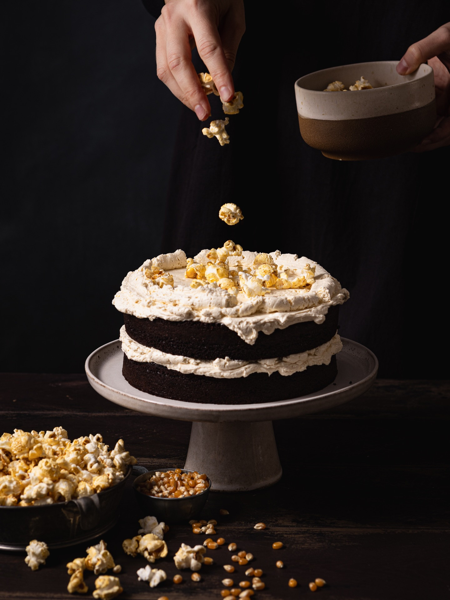 Karamell-Popcorn-Torte mit Schokoboden und Popcorn-Buttercreme