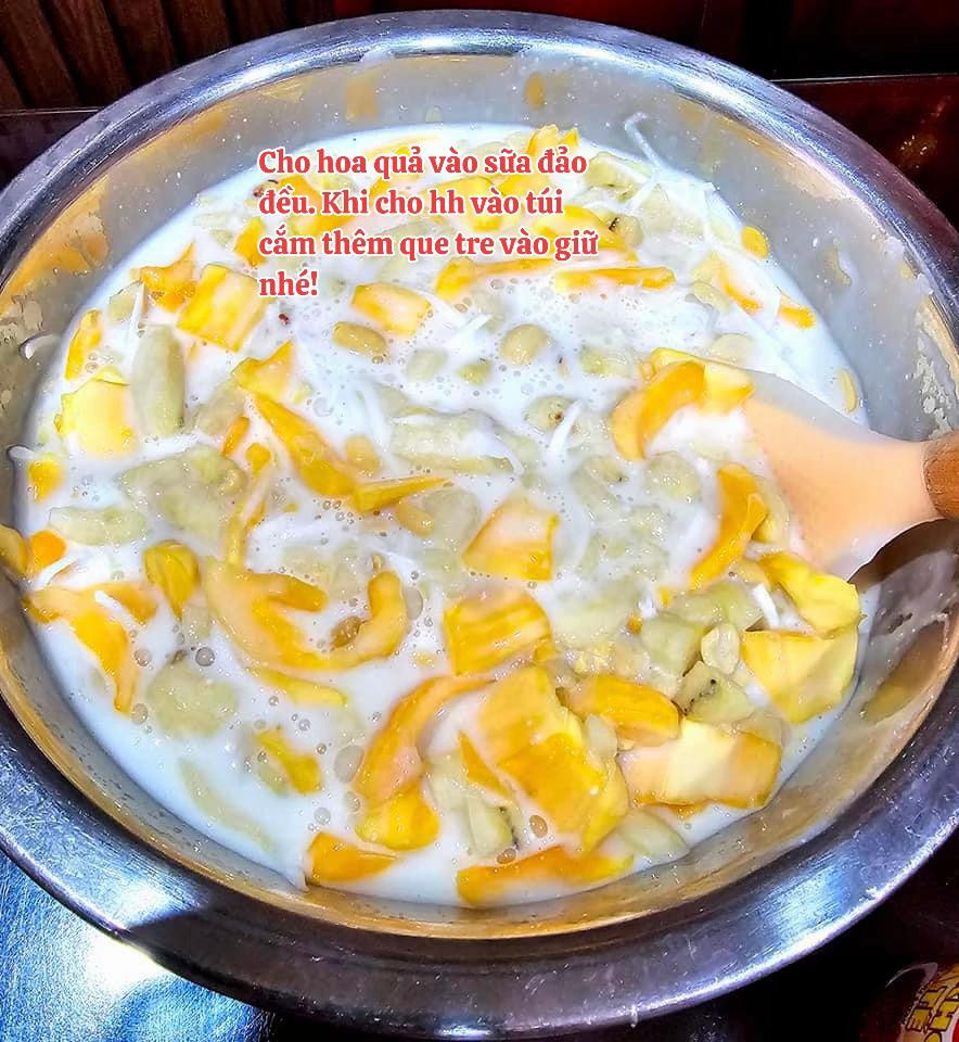 Kem chuối món ăn của tuổi thơ: Công thức làm kem chuối mứt dừa, mít và đậu phộng tại nhà đơn giản