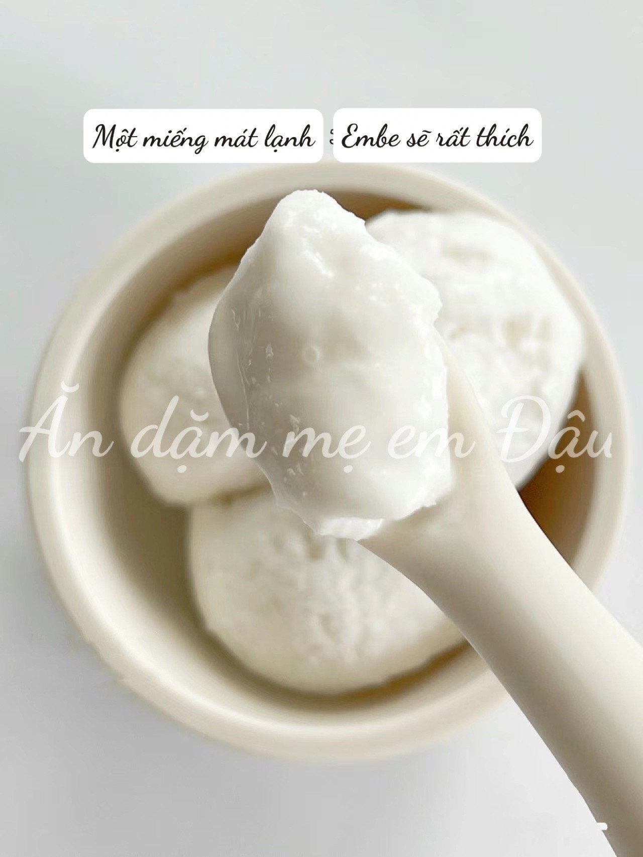 Kem giải khát ngày hè cho bé trên 12 tháng tuổi, tự làm từ cơm và nước cốt dừa không chất bảo quản