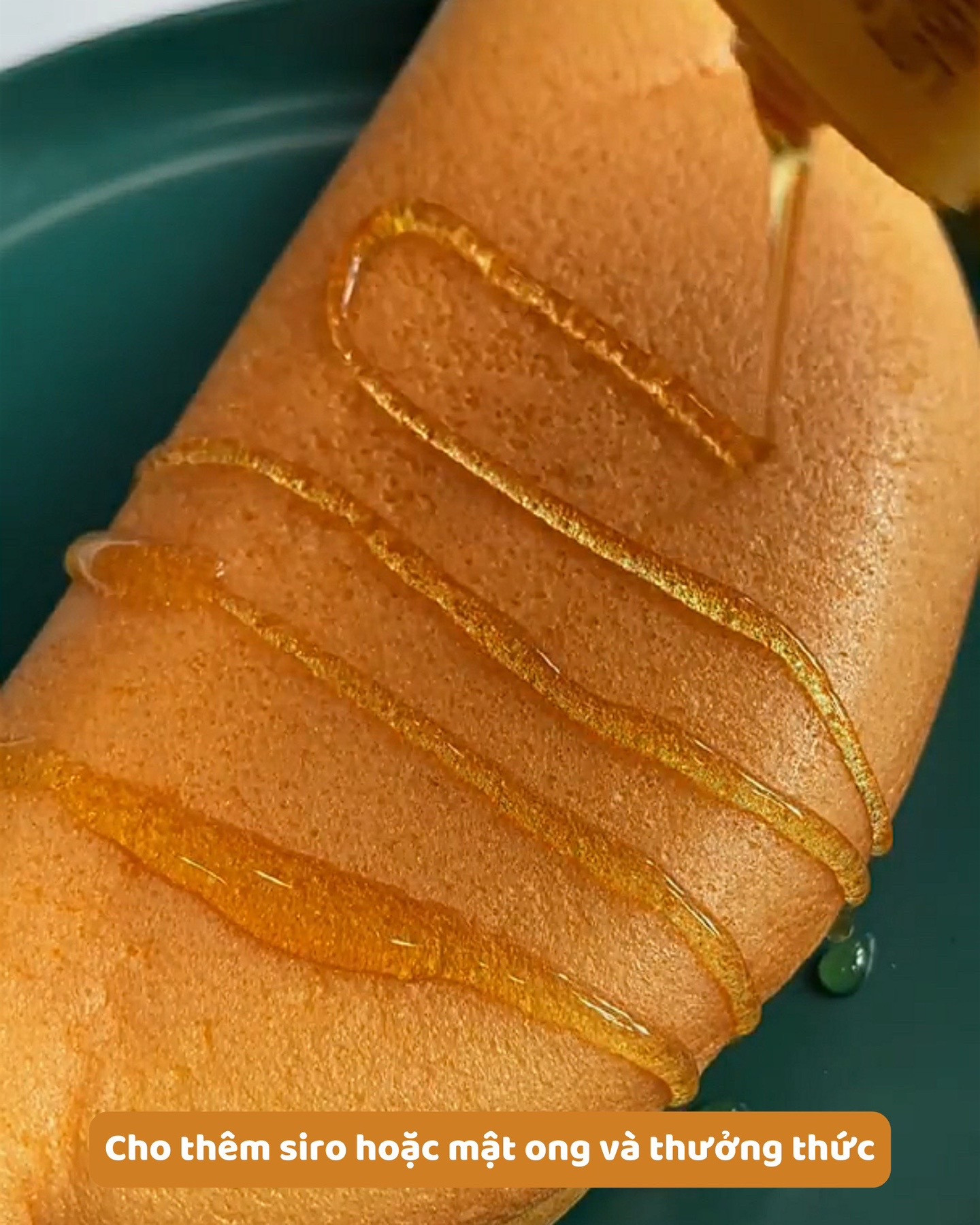 Làm bánh bông lan không cần lò nướng bằng bột mì, công thức đơn giản từ trứng và mật ong