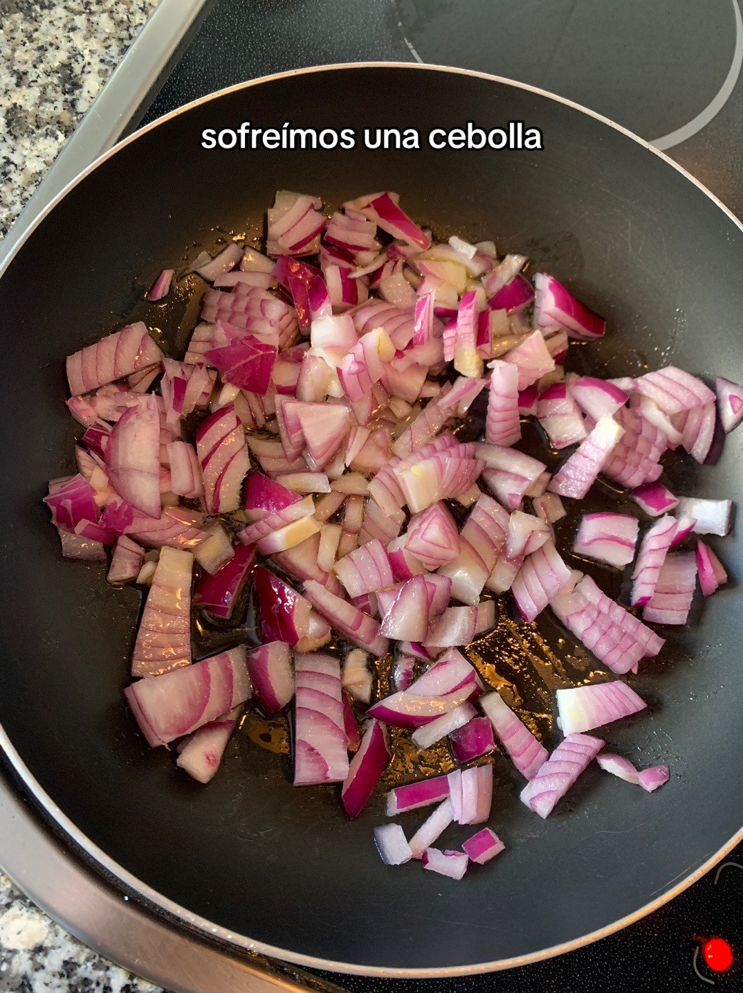 Lasaña de berenjena con champiñones, cebolla y queso crema