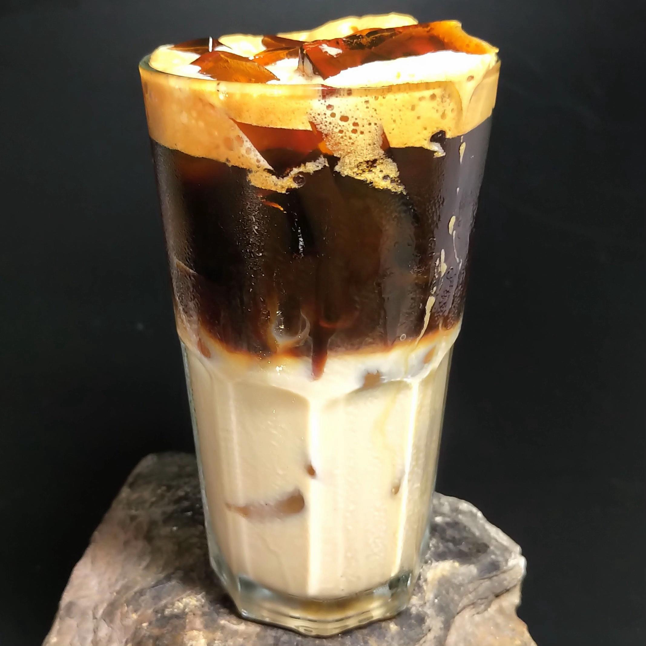 Mách Bạn Công Thức Các Loại Cà Phê Hot: Kem Muối, Sương Sáo, Hạnh Nhân và Phô Mai