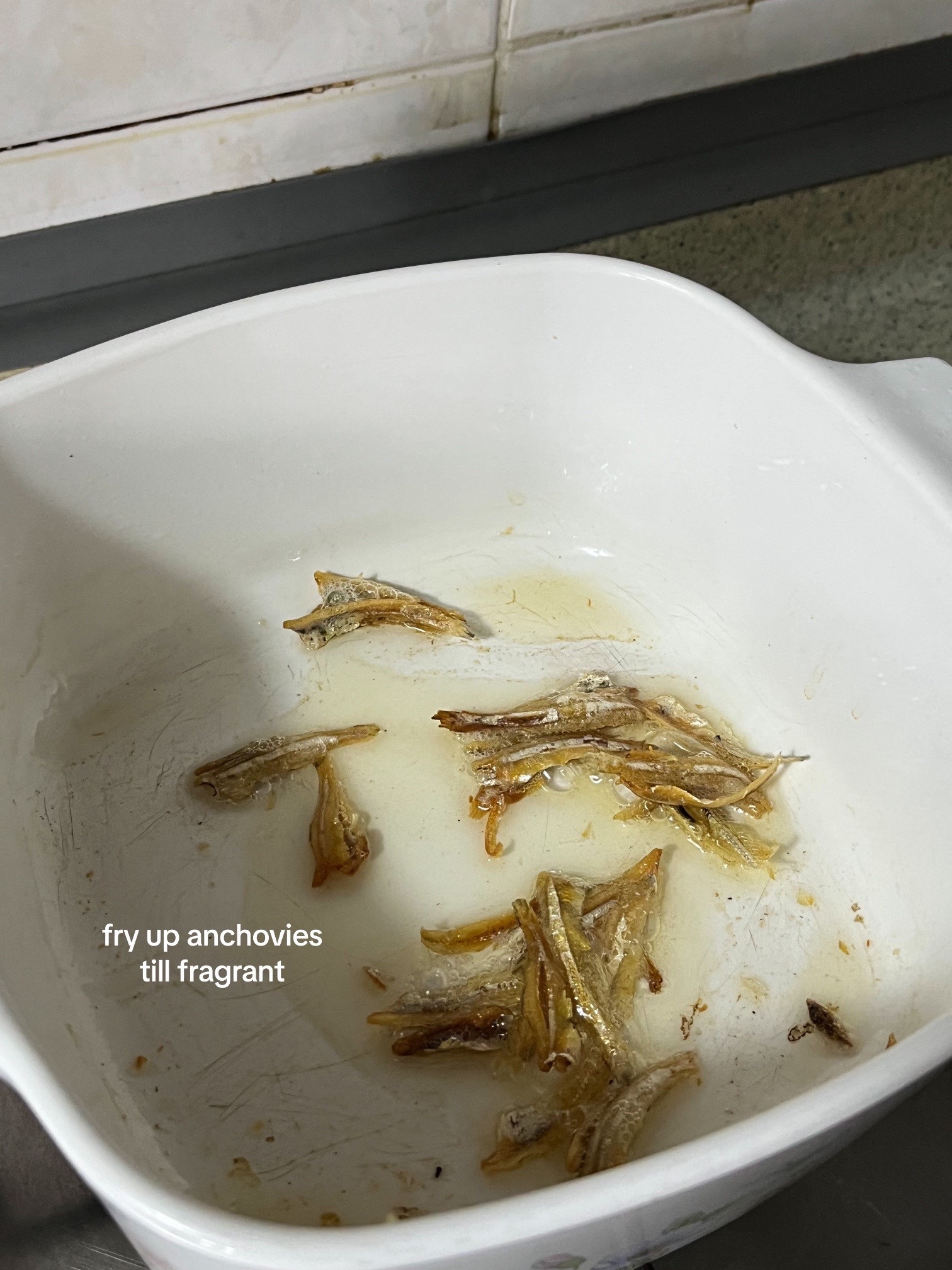 Make Egg Drop Soup with Me: Easy Korean Broth Recipe with Anchovies, Kelp, Leeks & Shimeiji Mushrooms