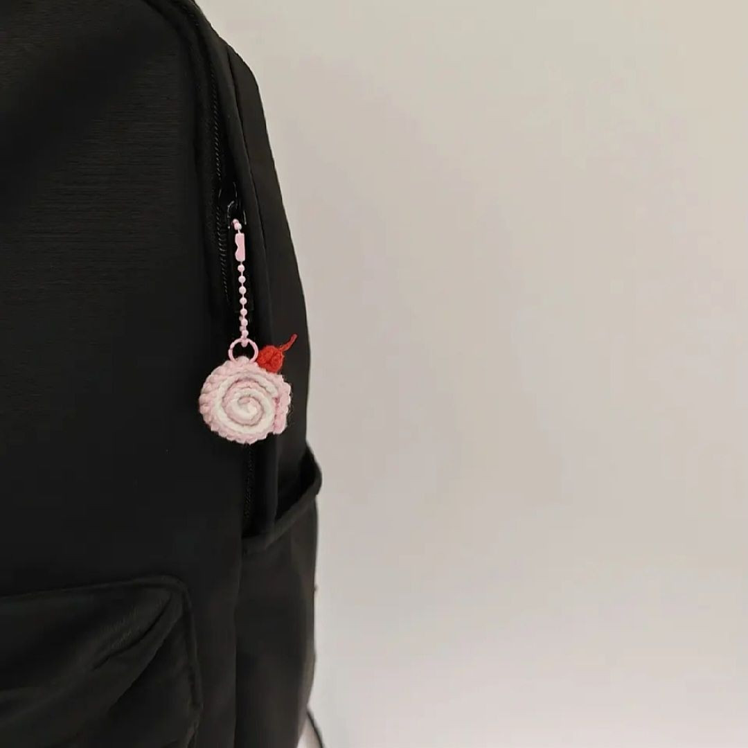 Mẫu móc len mặt dây chuyền cuộn Thụy Sĩ mini