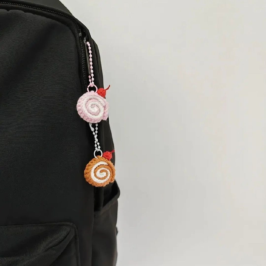 Mẫu móc len mặt dây chuyền cuộn Thụy Sĩ mini