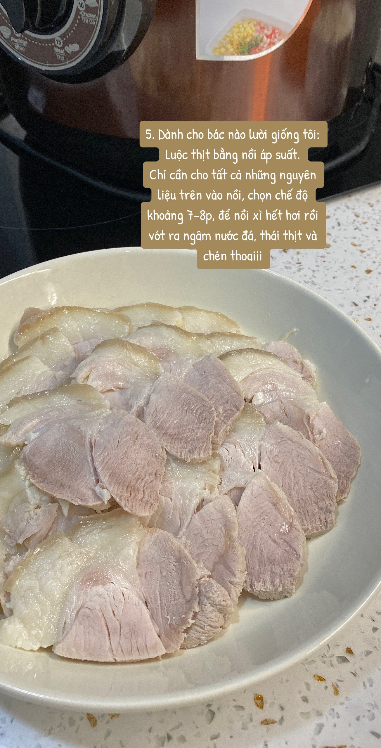 Mẹo luộc thịt thơm ngon, trắng hồng không thâm