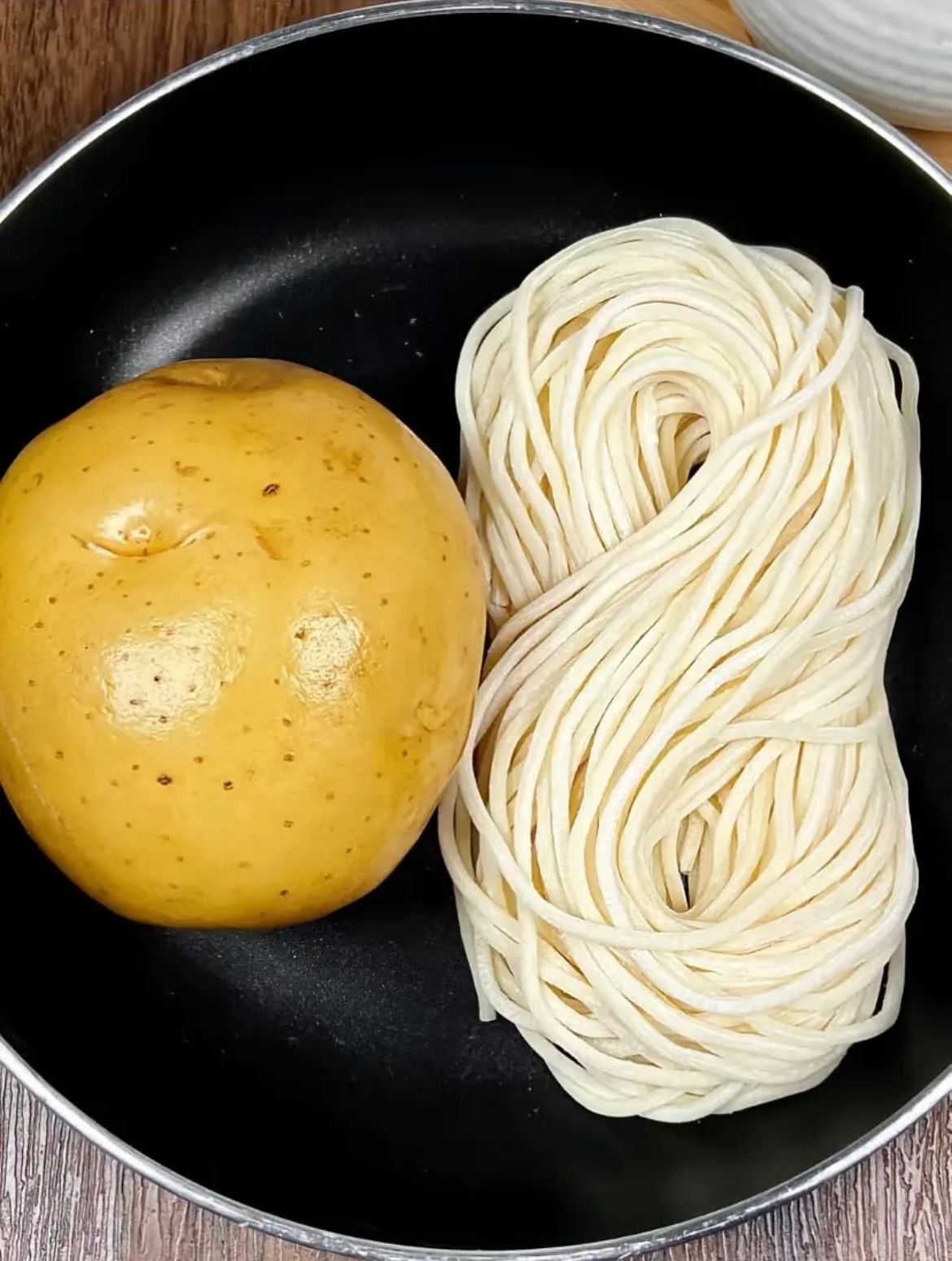 Mì spaghetti khoai tây chiên sốt đậm đà cực ngon và đơn giản