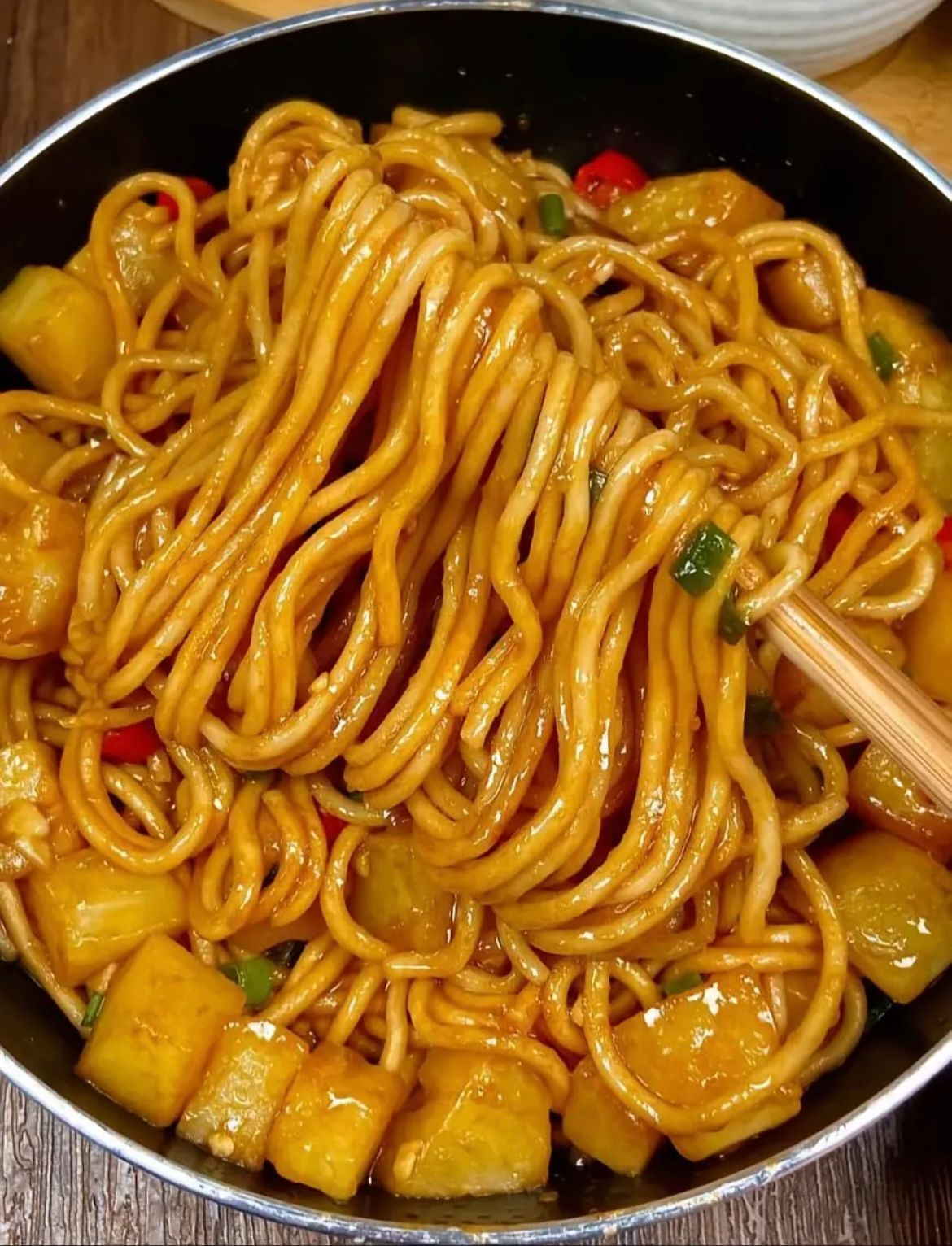 Mì spaghetti khoai tây chiên sốt đậm đà cực ngon và đơn giản