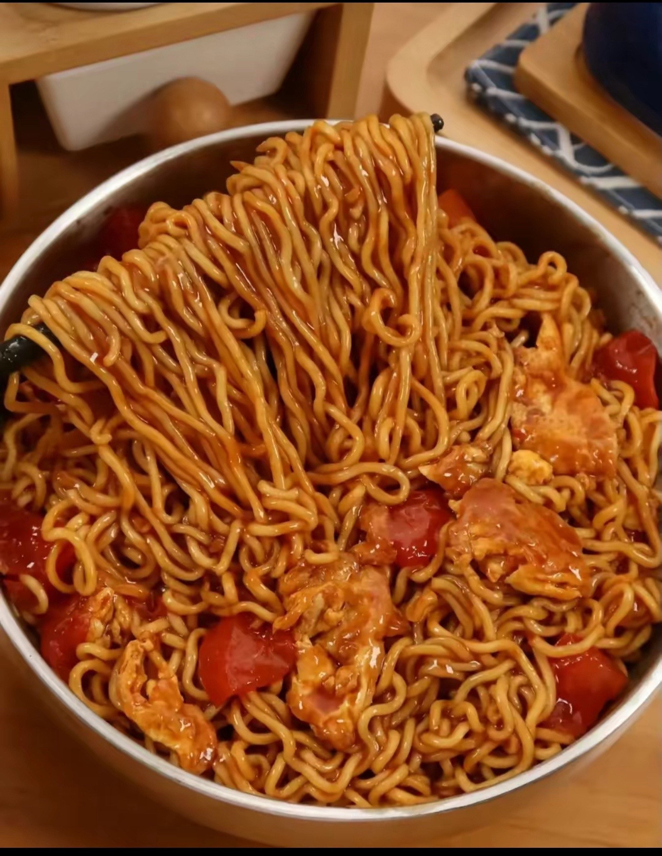 Mì xào cà chua trứng - Hướng dẫn cách làm mì ăn liền ngon