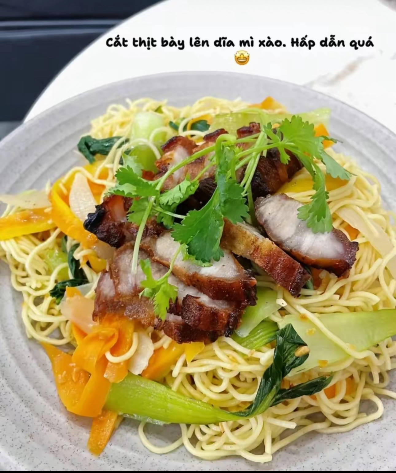 Mì Xào Thịt Chiên Ngũ Vị: Công Thức Chi Tiết Từ Sơ Chế Đến Hoàn Thành